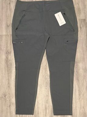Athleta Size 22 Headlands Hybrid High Rise Cargo ll Legging Green